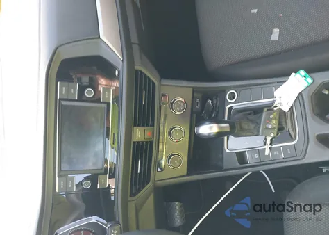 2019 Volkswagen Jetta 1.4T R-Line/1.4T S/1.4T Se z USA, uszkodzony, nr VIN 3VWC57BU6KM042354